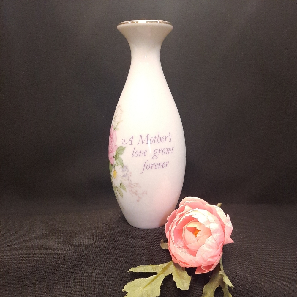 Vintage "A Mother's Love Grows Forever" Bud Vase ~ Napcoware #779